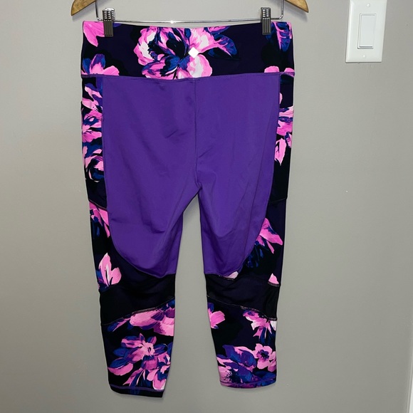 Lularoe fearless work out legging - Picture 2 of 4